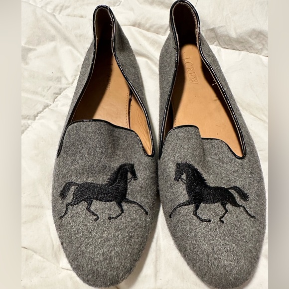 JCrew Women’s 8.5 flats with horse embroidery - Picture 1 of 5